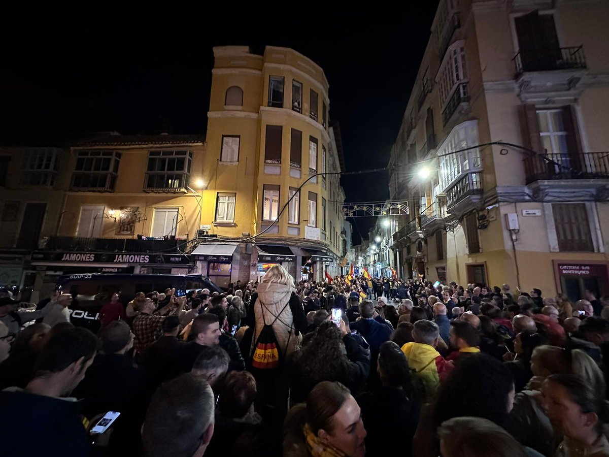 yolandagomezvox's tweet photo. El atropello de Sánchez al Estado de Derecho, está siendo también justificado por los concejales del PSOE de #Málaga capital.

#GMVoxMálaga https://t.co/ArrHZfBVdV