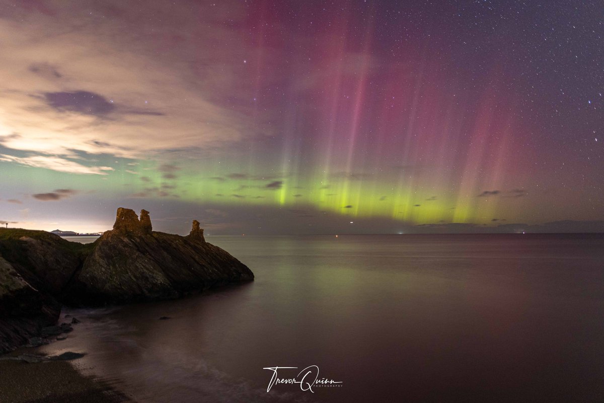trevorquinnphot's tweet image. Delighted to get the aurora tonight at Black Castle in Wicklow. Finally I have a proper photo of it after missing the last opportunity 📷

#aurora #wicklow #blackcastle #wicklowtown #vmweather @deric_tv @barrabest @StormHour @PictureIreland