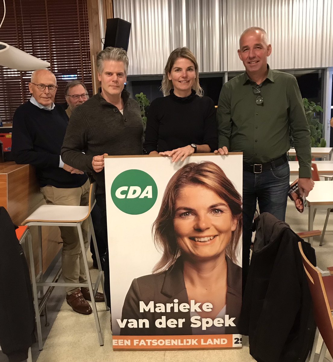 Marieke52454469's tweet photo. Op bezoek en mogen spreken bij CDA West-Betuwe 💚 Veel positieve energie! Wij gaan voor #eenfatsoenlijkland #minderikmeerwij #rechtdoen @cdavandaag @CDAWestBetuwe https://t.co/SydElDK5p7