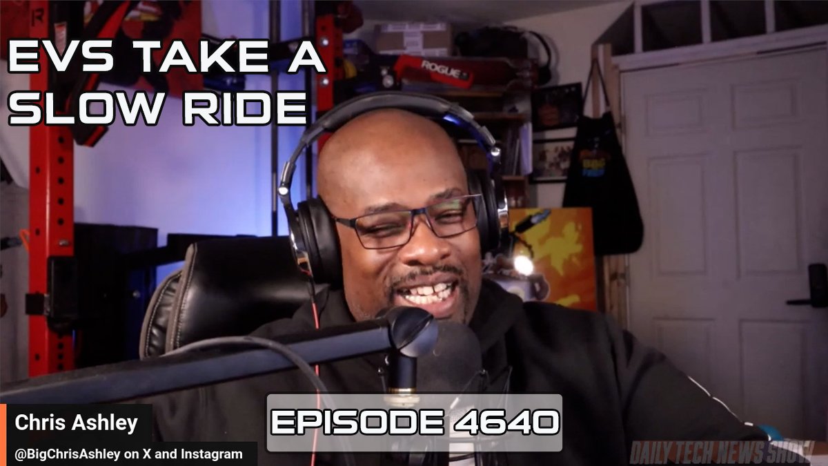 DTNS video for Monday November 6, 2023
“EVs Take a Slow Ride”
Episode 4640 with <a href="/sarahlane/">Sarah Lane</a> <a href="/RobbDunewood/">ROBB DUNEWOOD 🎙️ Knows Something About Podcasting</a> <a href="/bigChrisAshley/">Chris Ashley</a> <a href="/jollyroger/">Roger Chang</a> 
Watch here: youtube.com/watch?v=IKL-YK…