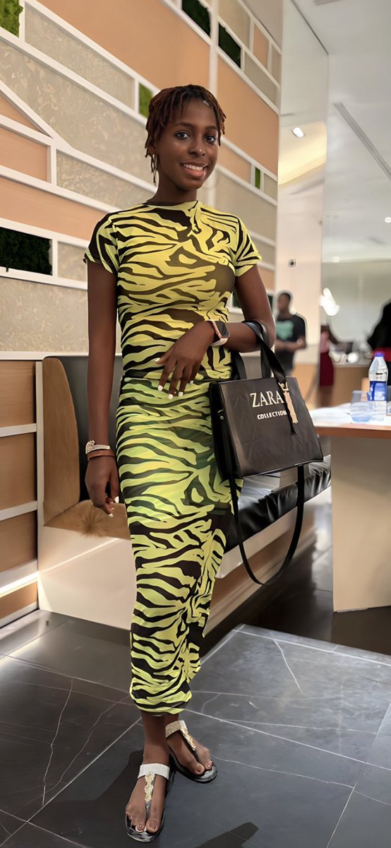 7Labake's tweet image. 😇