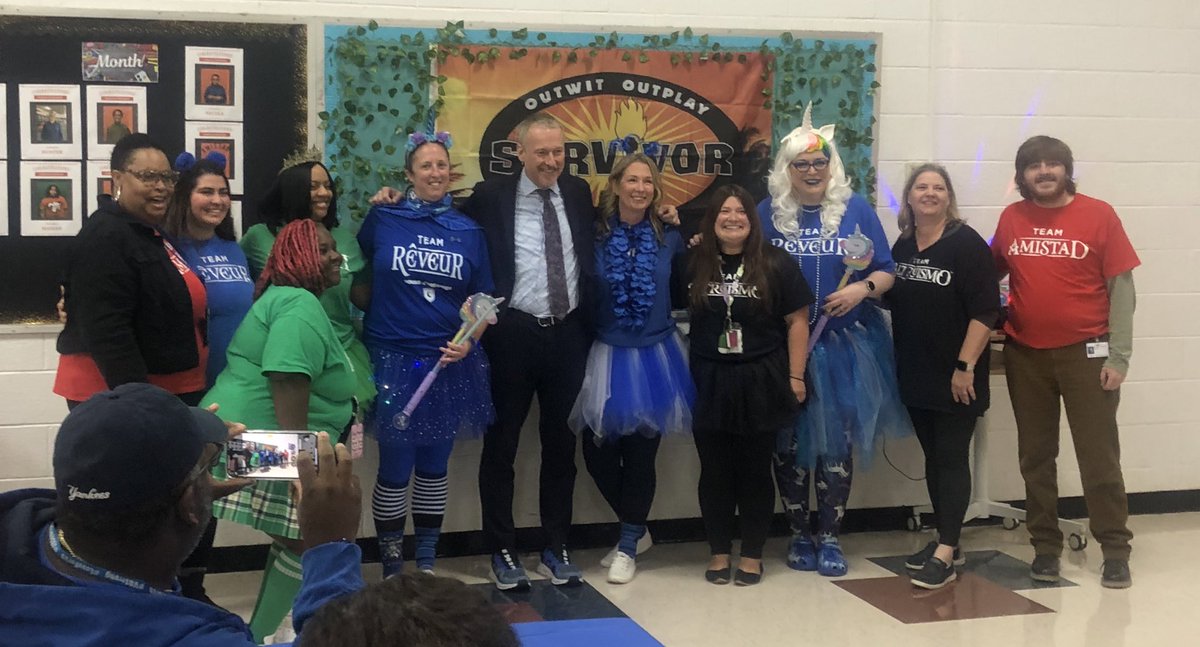 lasilvervb's tweet photo. Today was an amazing day! @mrronclark_ paid a special visit to @bayside6campus to celebrate the amazing staff. ❤️💙💚🖤@S_Bevel @jlburns1311 @AdmonAlexander @VBTitleI @vbschools #VBRippleEffect https://t.co/ZJ4sS1oeiD