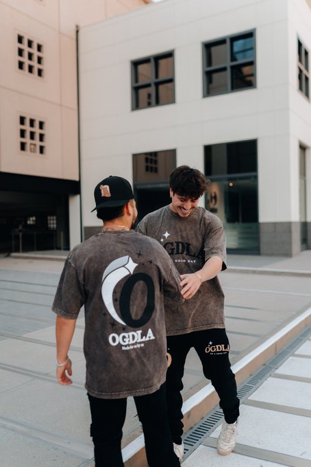 drop is live go cop https://t.co/ET9WdiDGj9 https://t.co/8CcByrJgra