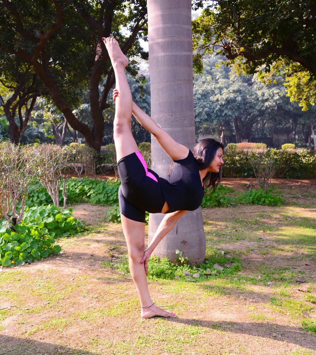 🔗 View More >> hana.fit/yoga/divya-agg…
------
#advanceyogini #advanceyogis #beyourself #fitnessfam #flexiblegirls #flexwithjessie #holi #instagram #instareelsindia❤️ #legstrength #myyogamylife #myyogapractice #natraj #outdoorshoot #practice #promoteindianyogis #strechhamstrin...