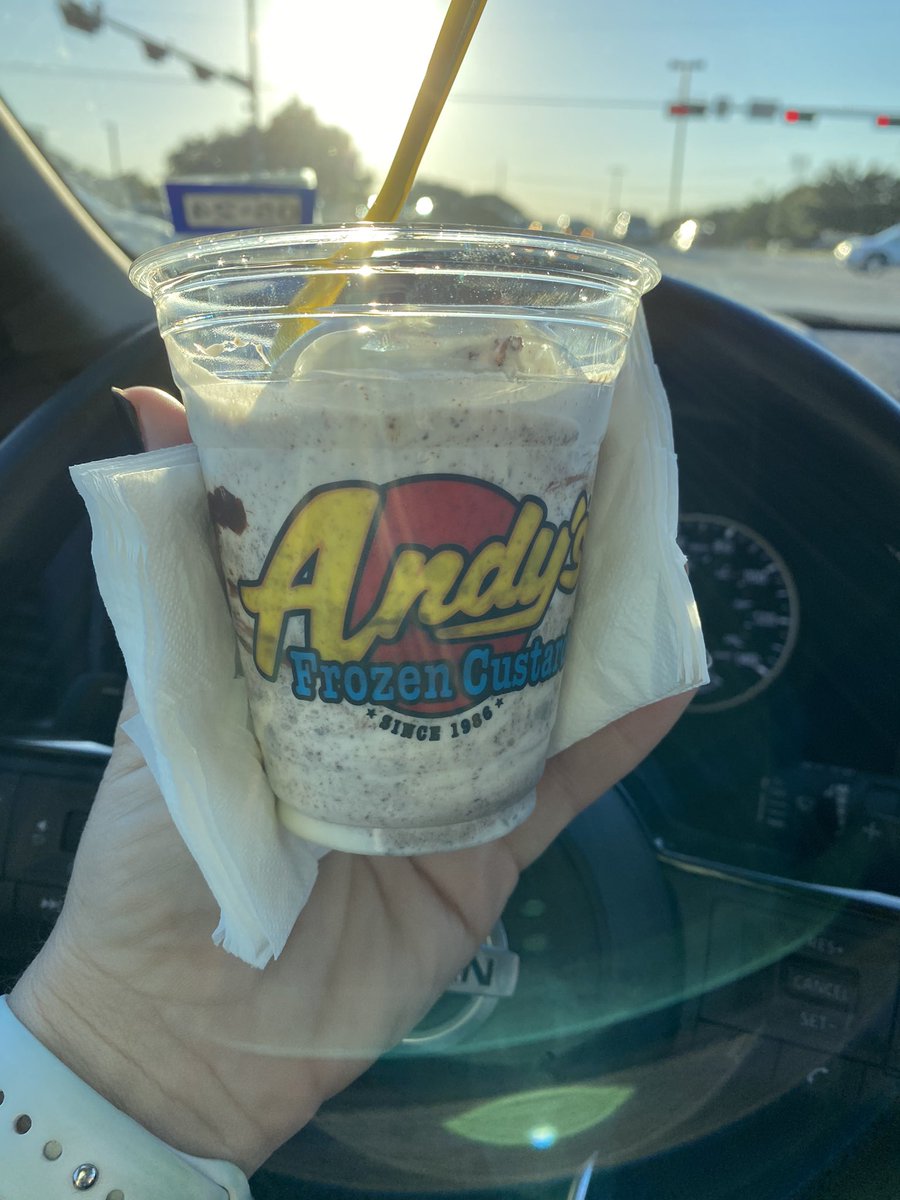 Robin Thacker tweet media