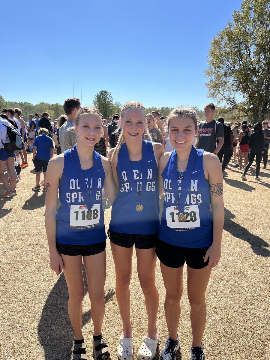 Congrats to our girls on finishing
5th out of 17 teams at the MHSAA State Meet Saturday!

Congrats to our All-State runners:
Caylee Ano- 10th
Michelle Brown- 11th
Bella Graves- 14th

Also competing:
Emari Williams- 57th
Brynne DeHart- 70th
Jillian Goff- 92nd 
Sara Alvarez- 106th
