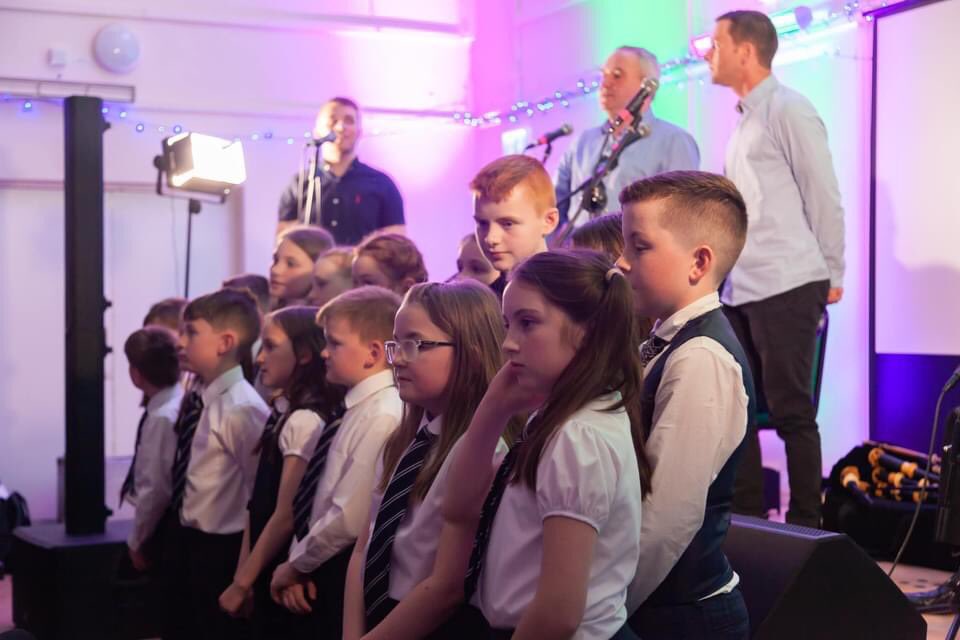 AnnawendyS's tweet photo. Delighted to have joined  @appliedmusicuhi grad and @ThinkUHI  alumna of the year Chloe Steele- for concert and album launch in Uist this weekend. raised 6.5k for @wiccioffice.  Wonderful engagement celebrating local community and culture. https://t.co/Oe5VLB9zB3