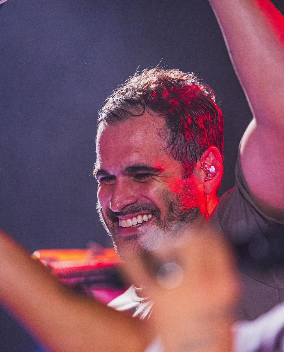 portalvouzuar's tweet photo. 📸 | Fotos de Vitor Naegele nos shows do fim de semana.

*reprodução feed @/vitorvz https://t.co/WVpcqLJ1jB