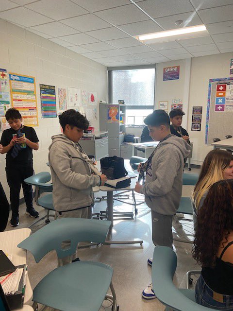 Learning how to tie ties is executive function at its highest level for these IT Braves! <a href="/itbebrave/">Indian Trail</a> <a href="/AddisonSD4/">Addison School District 4</a> #ASD4All