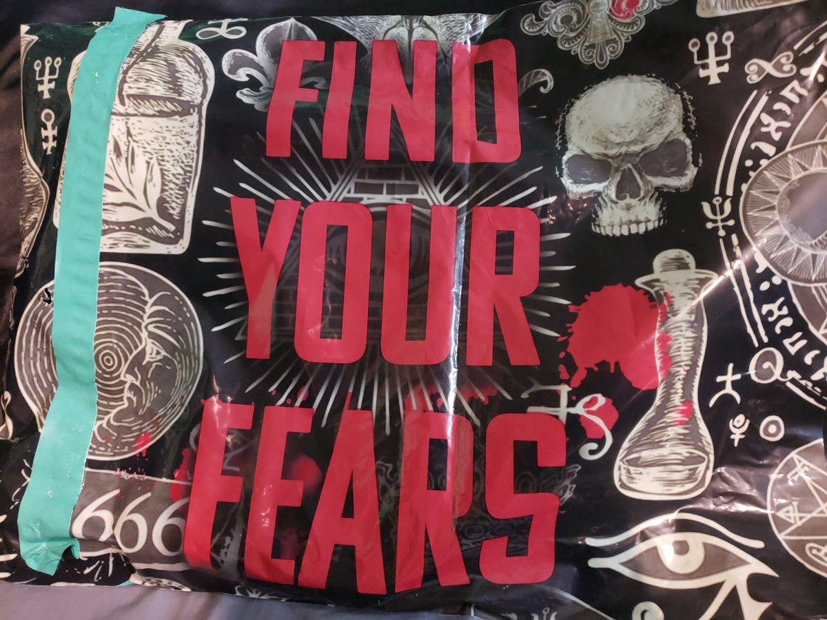 Aki0Mz's tweet photo. Just got my #HauntedHomies shirts and they came in this cool bag (which I am 100% hoarding) thank you @EltonCastee @Tfil and the rest of the gang for the hard work y'all do!! Hopefully they didnt come haunted lol https://t.co/wL8WrxgYTI