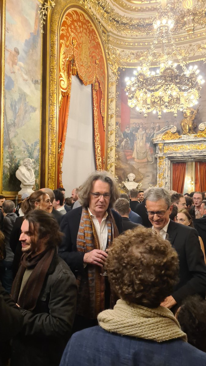 PresseKraemer's tweet photo. Accueuil très chaleureux pour la 1er de #MacbethUnderworld #Dusapin @Thomajolly à @Opera_Comique @langree https://t.co/wiRXwL6Coa