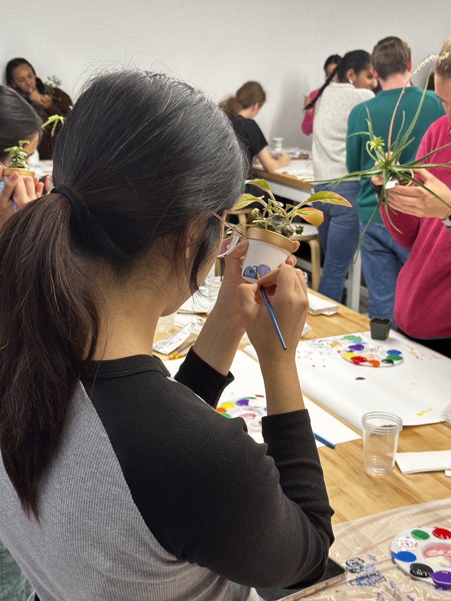 BrownMedicine's tweet photo. Brown's BioWeek: A vibrant celebration of Biology! Packed with academic tips, captivating events, and career insights. Thanks to the amazing Bio Undergrad team, leaders, and ambassadors for an inspiring week of learning and exploration! #BioWeek #BrownBio @BrownUniversity https://t.co/G8OVhP5OHk