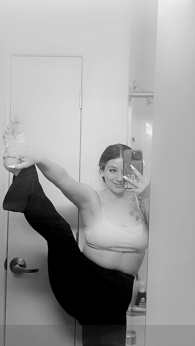 GoddessKay11_11's tweet photo. Almost as flexible as your wallet is for me 🤸🏻‍♀️ https://t.co/4bIplPEXGk
