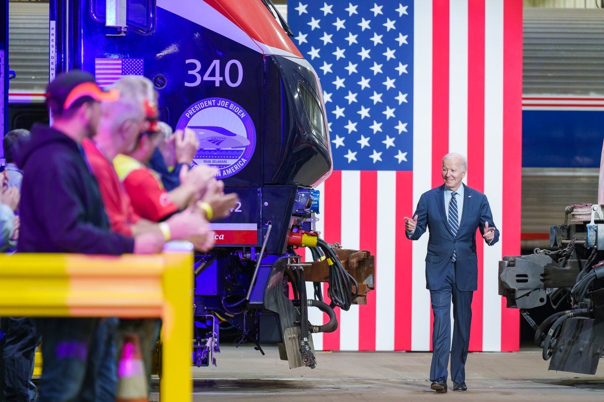 WhiteHouse46's tweet photo. Today, President Biden announced more than $16 billion for 25 different projects to rebuild the Northeast Corridor.

This historic investment in America’s railroads will allow passengers to travel more quickly and safely – all while creating 100,000 good-paying construction jobs. https://t.co/dawkWf3UfT