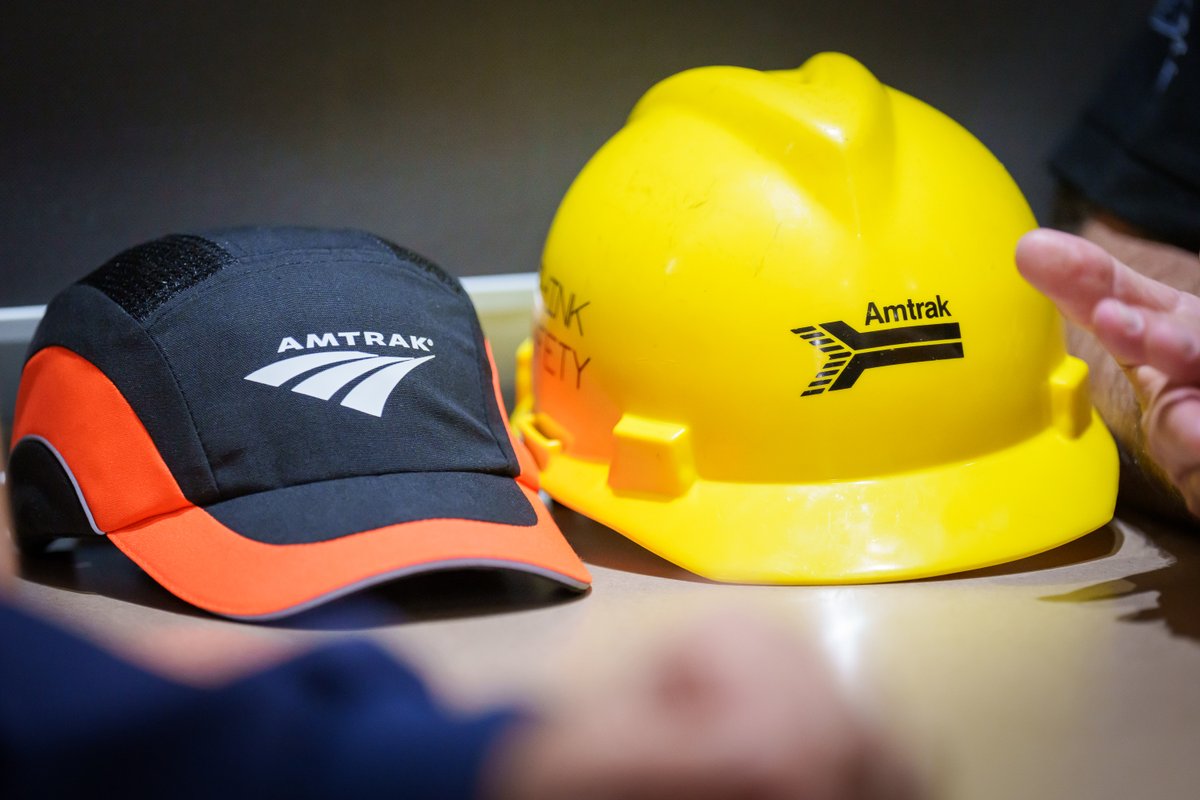 WhiteHouse46's tweet photo. Today, President Biden announced more than $16 billion for 25 different projects to rebuild the Northeast Corridor.

This historic investment in America’s railroads will allow passengers to travel more quickly and safely – all while creating 100,000 good-paying construction jobs. https://t.co/dawkWf3UfT
