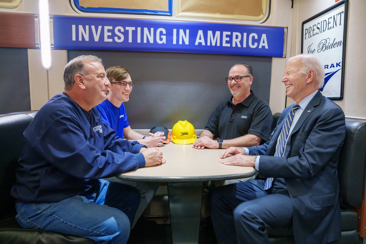 WhiteHouse46's tweet photo. Today, President Biden announced more than $16 billion for 25 different projects to rebuild the Northeast Corridor.

This historic investment in America’s railroads will allow passengers to travel more quickly and safely – all while creating 100,000 good-paying construction jobs. https://t.co/dawkWf3UfT