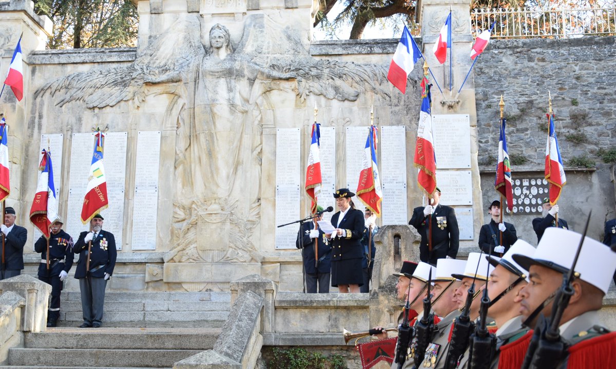 🗓️Samedi #11novembre, les Fortes têtes du #4RE donnent RdV à la jeunesse française à #Castelnaudary !
1⃣0⃣h0⃣0⃣ : piquet d’honneur au monument aux Morts (face au 21, rue de Dunkerque)
#CentAnsDeLaFlamme
1⃣/3⃣