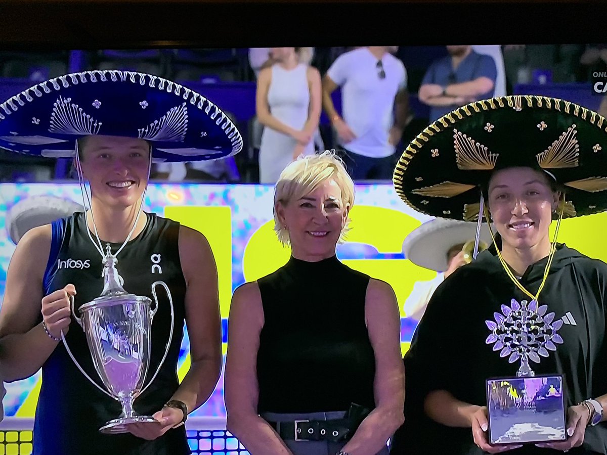 PrzemekPozowski's tweet image. Sombrera z głów #1GA 

#WTAFinals