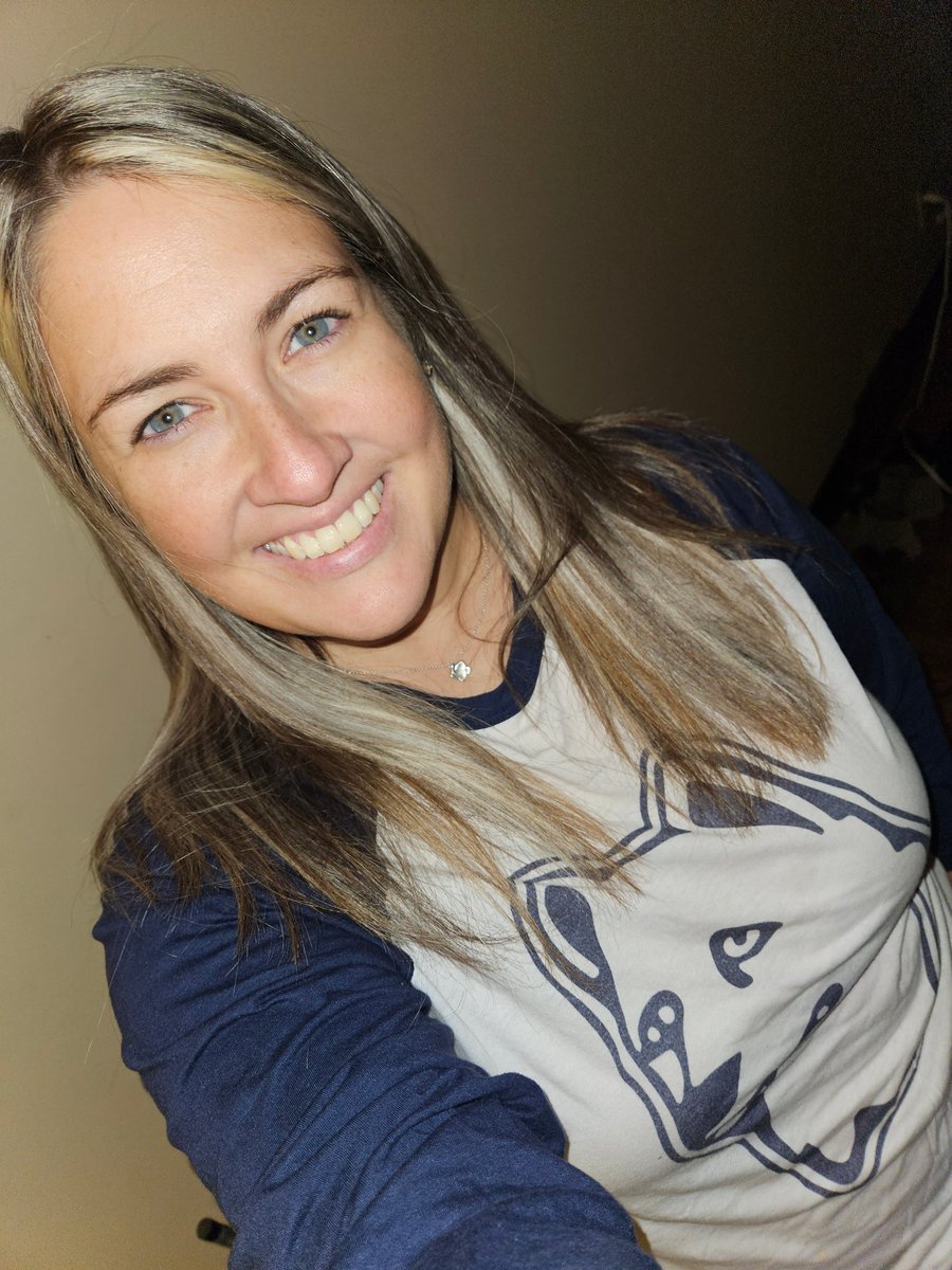 Can't start UConn hoops season without that <a href="/HomefieldApparl/">Homefield</a> ✨️magic.✨️