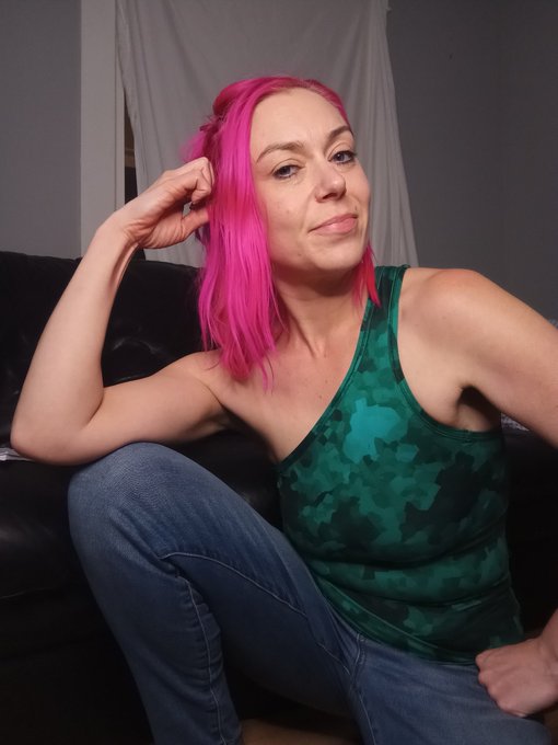 Also, the idea of having guys like... Serving me and doing shit for me becomes ever more appealing.   Why<a href="/tag/humpday"class="tags"><span>#humpday</span></a><a href="/tag/ass"class="tags"><span>#ass</span></a><a href="/tag/sellingcontent"class="tags"><span>#sellingcontent</span></a><a href="/tag/ofgirls"class="tags"><span>#ofgirls</span></a>