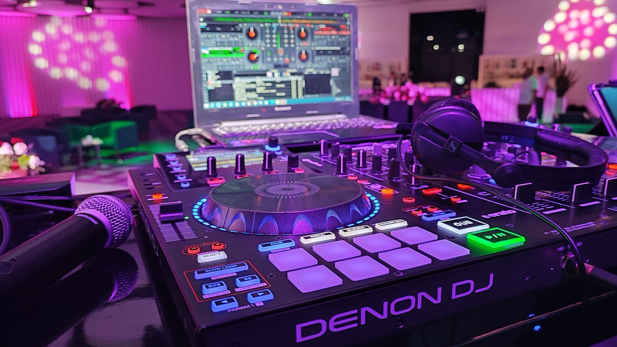 JohanGarciaTnf's tweet photo. Eventos VIP 📀🎤🎧🔥
#animacion #speaker #sing #dance #djselector  #interactive #showman #JohanGarcia ✍️ https://t.co/c9MsVaAB0e