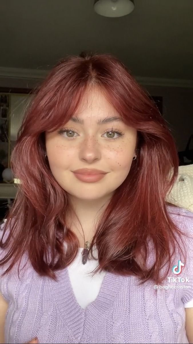 glojuu's tweet photo. Mis amigas (más concretamente Tamara Andrades) queriendo que me haga el color de pelo de Aitana. Yo buscando ideas en Pinterest. https://t.co/HYjRUSetIw
