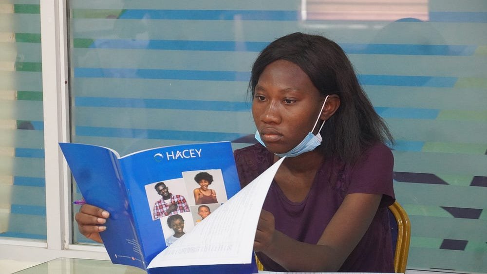nighealthwatch's tweet photo. Young people frequently do not know where or how to access sexual & reproductive health services.
In this week's #NHWTorchlight series, @Nonso_Kenneth_ shares a strategy explored by @HACEYHealth to transform access to #SRHR.
Find out: https://t.co/TyfZiYhkE4. https://t.co/QZGCpoHJjN