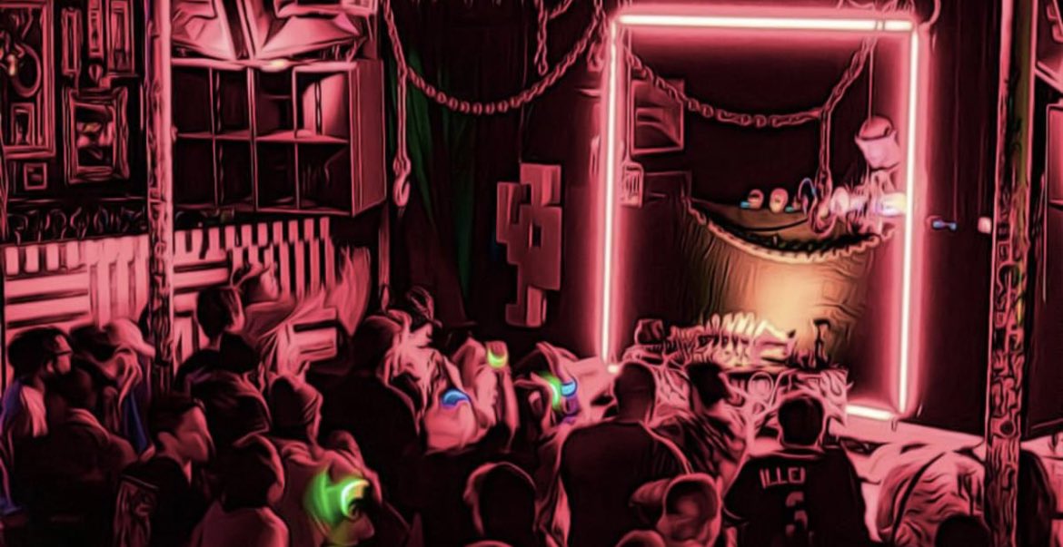 TheBlackBox5280's tweet photo. This week | The Black Box

11.07: @subdotmission Electronic Tuesdays w/ @Dizzygotdubz 

11.09: @shrimpnosebeats, @noertheboy, @yoPatches_ 

11.10: @ErothymeMusic, @devinkroesmusic, @ikumamusic 

11.11: @fixate_uk, @sinistarr_313 

https://t.co/zSXHG5jjsH https://t.co/1QNhWSUgpJ