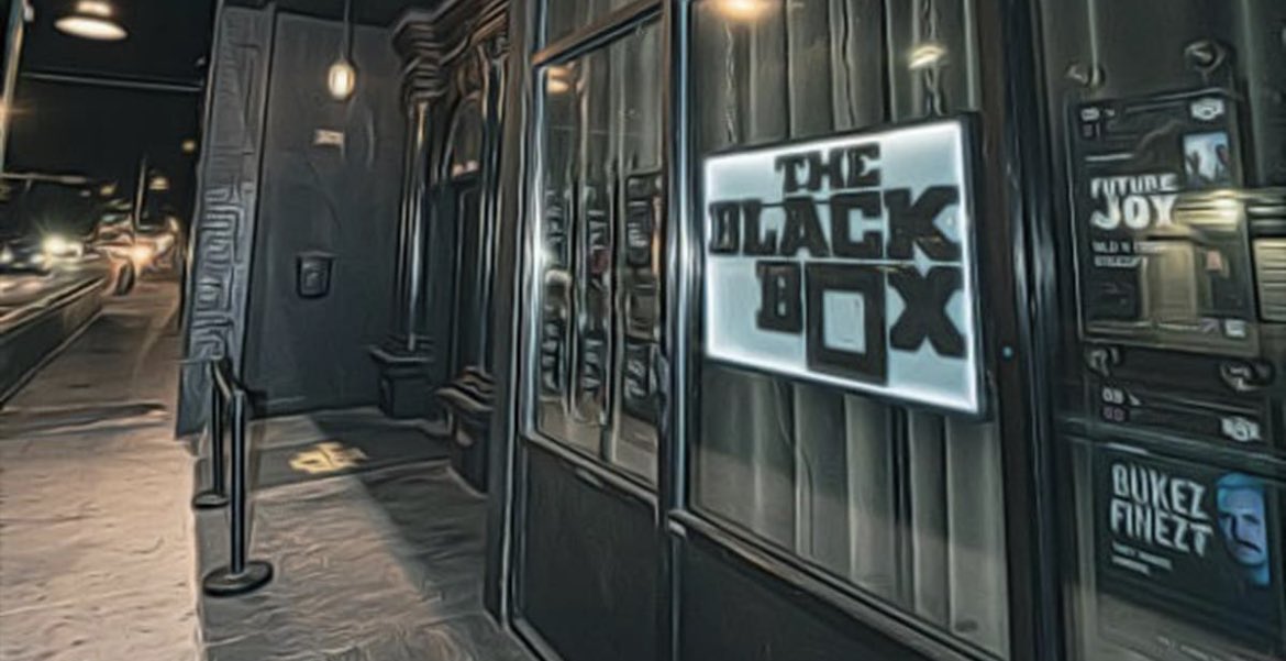 TheBlackBox5280's tweet photo. This week | The Black Box

11.07: @subdotmission Electronic Tuesdays w/ @Dizzygotdubz 

11.09: @shrimpnosebeats, @noertheboy, @yoPatches_ 

11.10: @ErothymeMusic, @devinkroesmusic, @ikumamusic 

11.11: @fixate_uk, @sinistarr_313 

https://t.co/zSXHG5jjsH https://t.co/1QNhWSUgpJ
