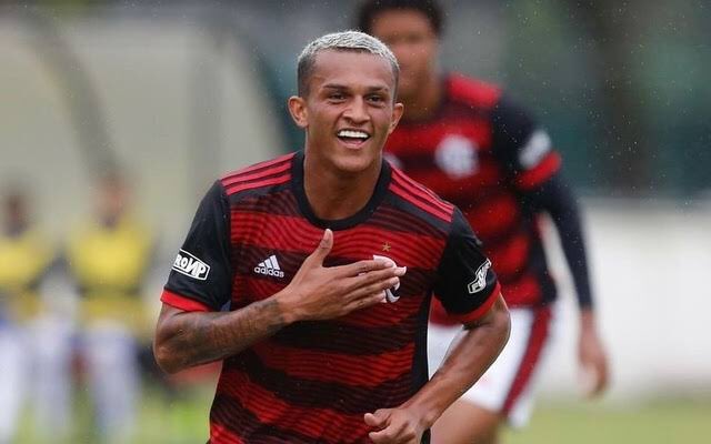 Wesley está à disposição para Flamengo x Palmeiras