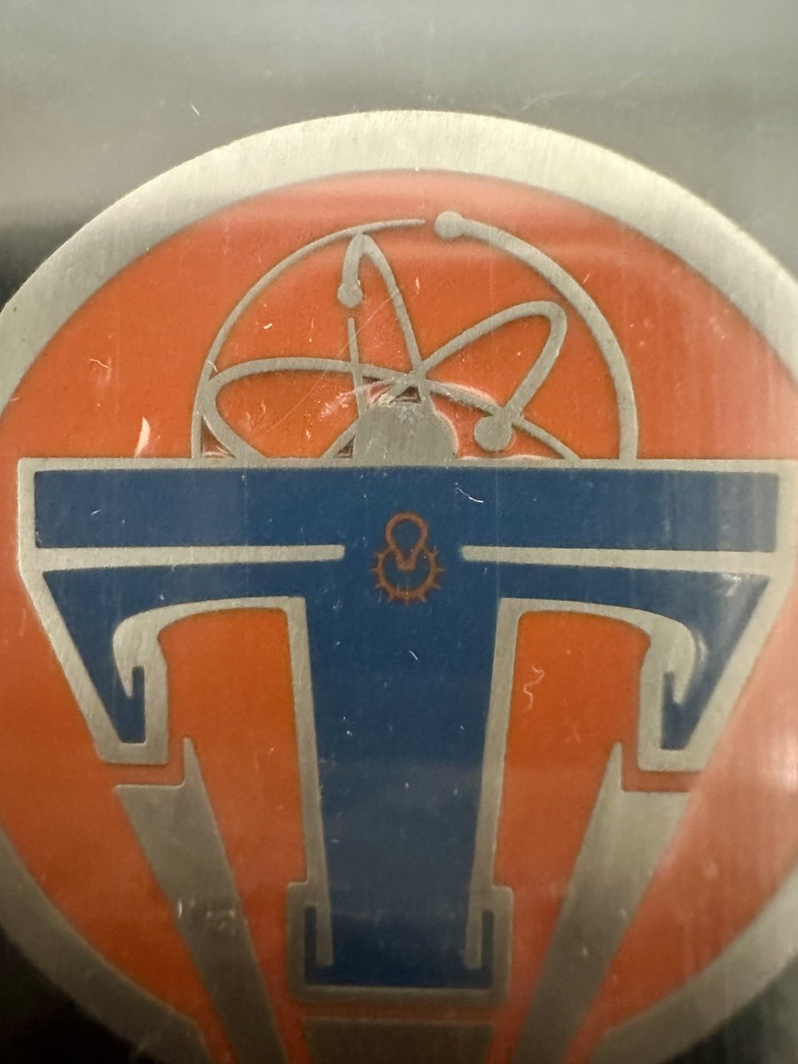csdesign72's tweet image. Anyone still here for the occasional #Tomorrowland content, I FINALLY acquired an @ILMVFX pin from 2014. This is one of the very few &quot;variations&quot; that I was missing.