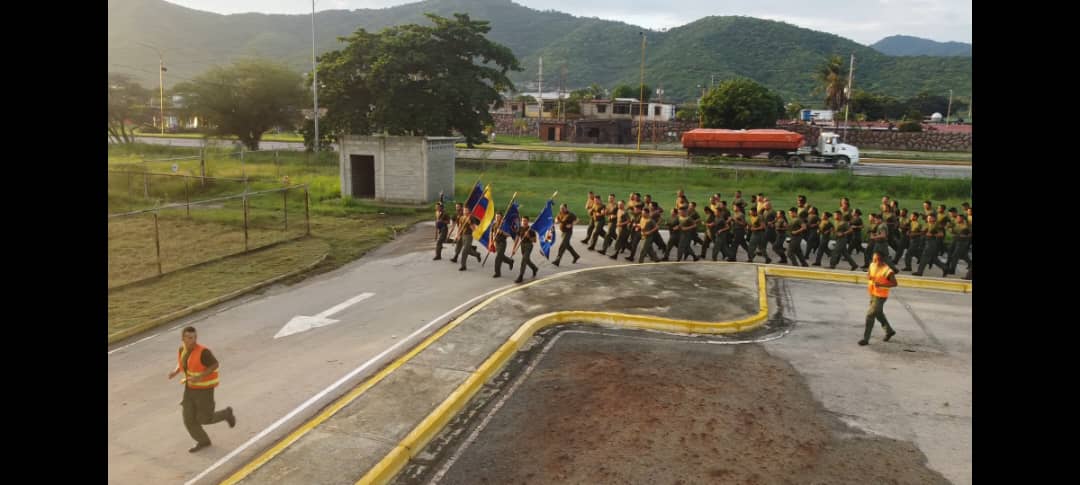 ARB_CANB23's tweet photo. 📌#06Noviembre Los combatientes aeronavales de la @ARB_CANB23 realizaron trote en la ciudad de Puerto Cabello, levantando la voz en defensa de la Patria de Bolívar! Demostrando con elevado espíritu nacionalista, que ¡EL ESEQUIBO ES NUESTRO! https://t.co/gO65zhWF9B