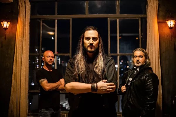 DRAGONHEART (Power Metal - Brazil) - Release "Ghost Of The Storm" (OFFICIAL LYRIC VIDEO) via Rockshot Records #dragonheart

kickassforever.com/dragonheart-po…