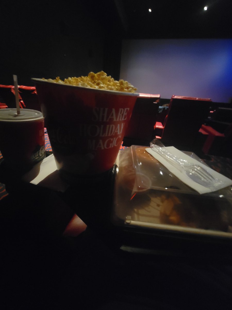 #AMCScreenUnseen Ticket ✔️ 
Popcorn 🍿 ✔️
Soda✔️
Bacon Ranch Burger✔️
Loaded Fries ✔️

@AMCTheatres Bershire, where a mystery movie feels good in a place like this🤘

#APESNOTLEAVING 
#AMCSTOCK