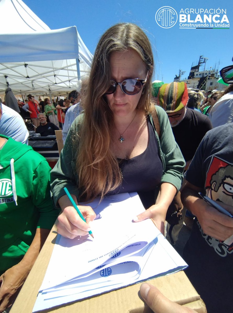 agrupblanca_ate's tweet image. Asunción del Consejo Directivo Nacional de ATE

El día de hoy participamos de la asunción de lxs compañerxs que conducirán el Consejo Directivo Nacional de nuestro sindicato en los próximos cuatro años. 

#ATENacional
#ConstruyendoLaUnidad 
#AgrupacionBlancaATE