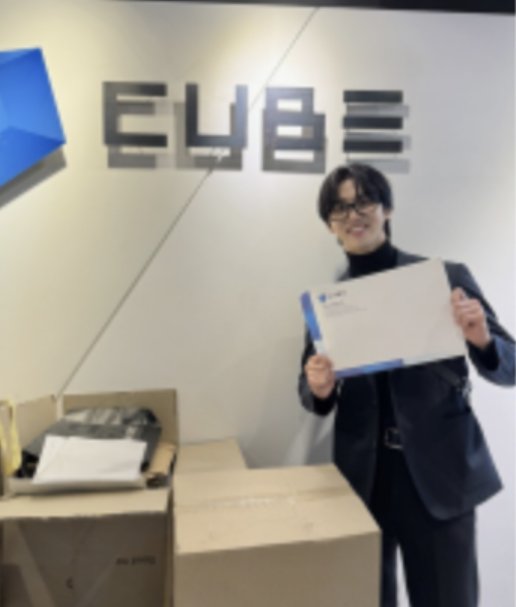 oyoy6200's tweet image. lmao he's so happy 🤣🤣🤣 got the pic from pann and there's no hq 😅