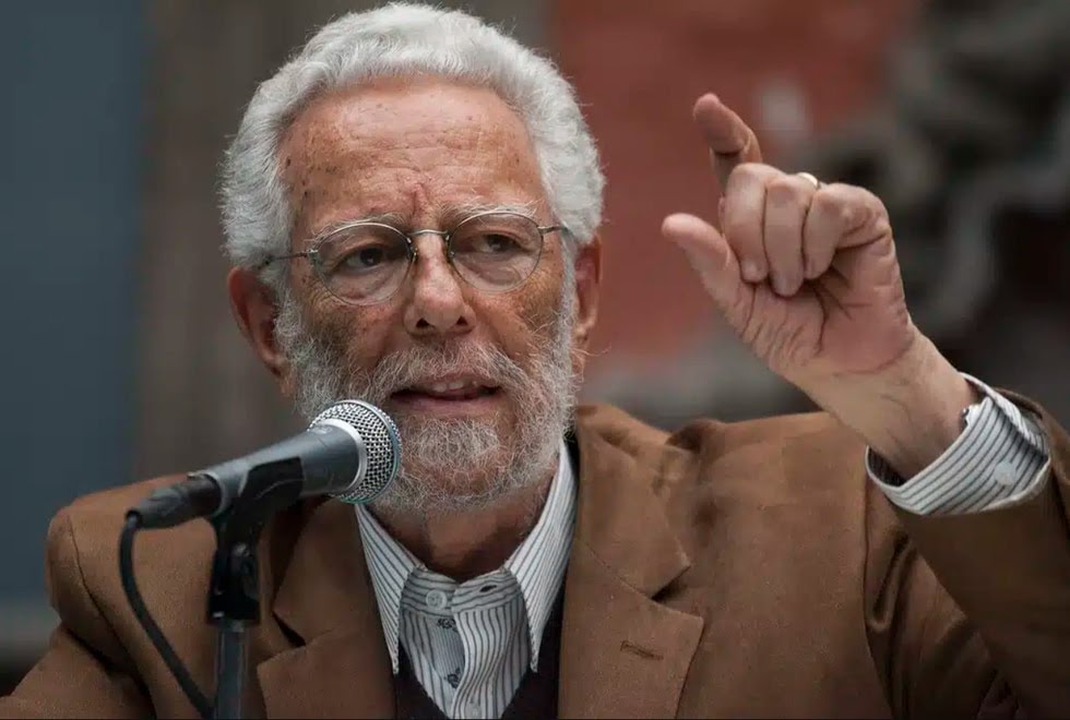 🌍 Hoy rindo homenaje a Enrique Dussel, filósofo que ha desafiado el eurocentrismo en la academia . Sus contribuciones a la ética intercultural inspiran a cuestionar las narrativas dominantes y a abrazar la diversidad. #EnriqueDussel #PensamientoCrítico