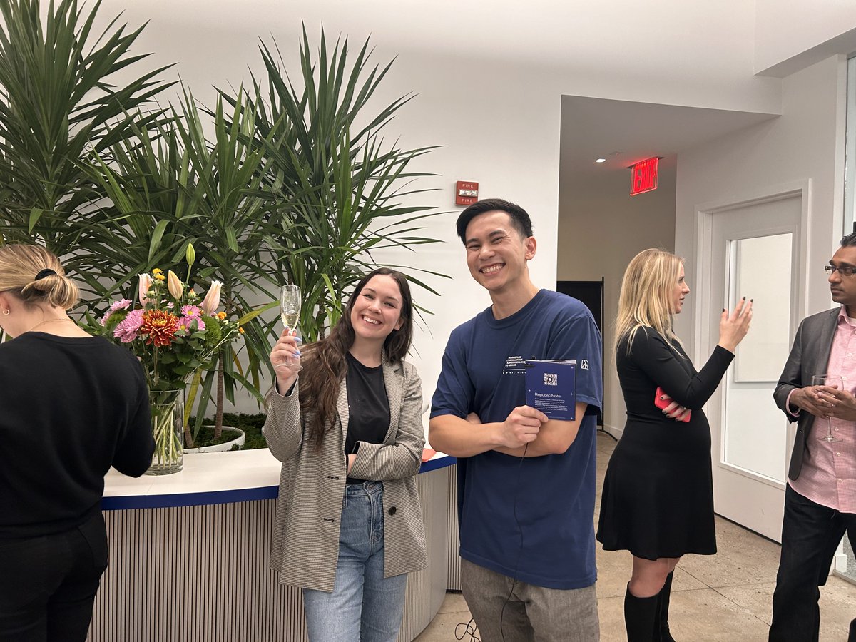 republicnote's tweet image. R/Note investors in the HQ for our holder-only event. 🥳🌟

Couldn’t join? Stay tuned, we&apos;ve got more coming up! 😎 #republicnote #web3 #tokenisation