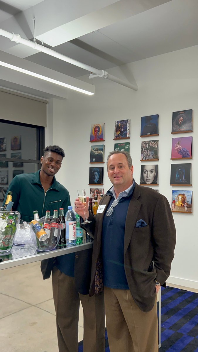 republicnote's tweet image. R/Note investors in the HQ for our holder-only event. 🥳🌟

Couldn’t join? Stay tuned, we&apos;ve got more coming up! 😎 #republicnote #web3 #tokenisation