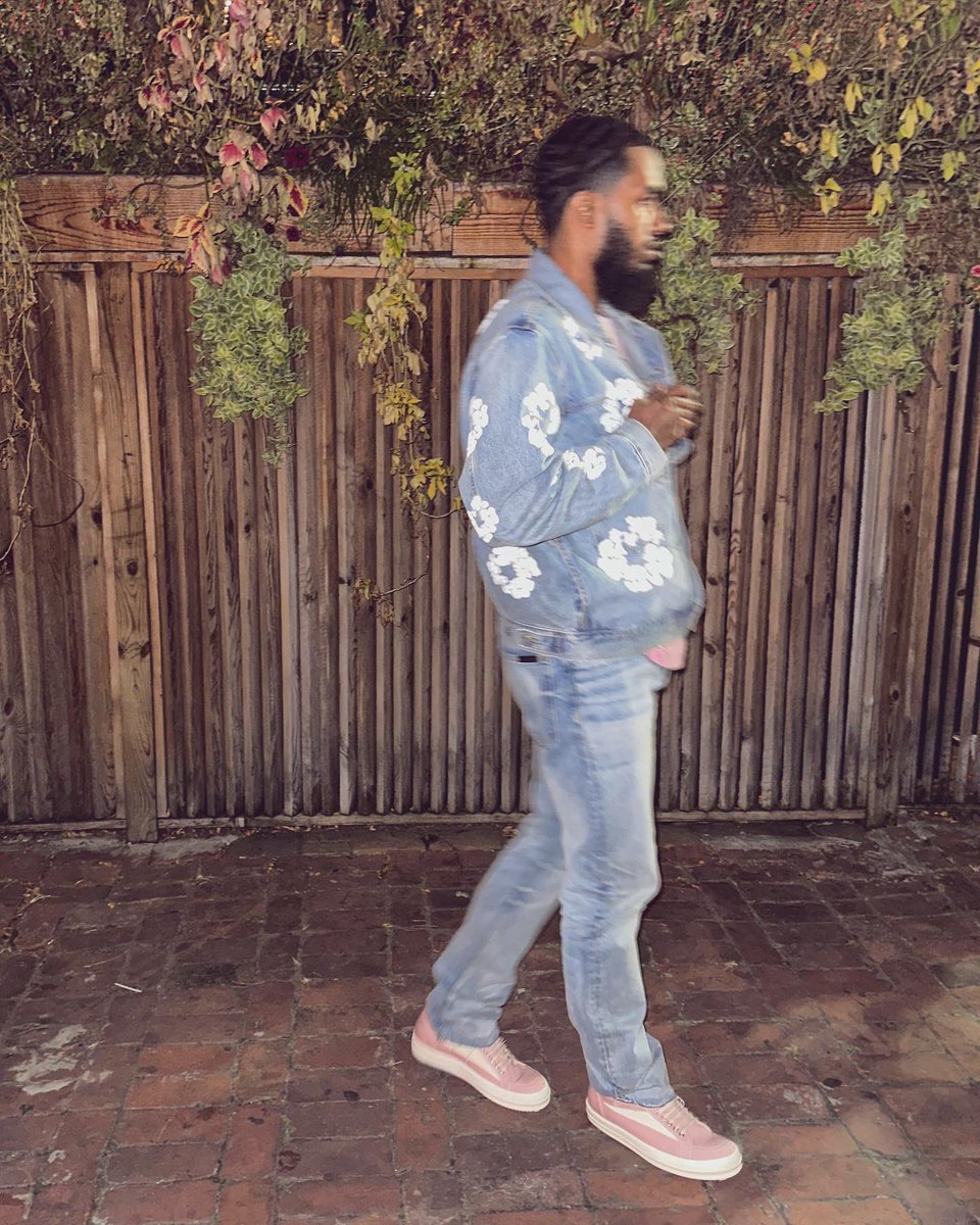 symal_'s tweet photo. 🌸 https://t.co/hLD25y22aG