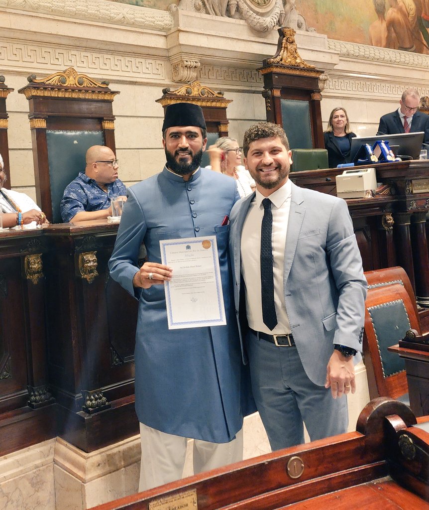 IhtshamMoman's tweet photo. An Honorable Motion was given to Imam Ihtsham Ahmad Moman at the Rio de Janeiro City Council, praising his work to spread Islam and the culture of peace in the city of Rio de Janeiro, promoting equality and religious freedom.
Islam promotes peace and tolerance between all people. https://t.co/40pPqxIMKf