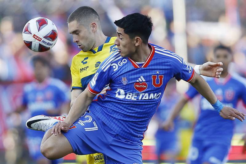 ParalitycsCLql's tweet image. LA U RE-ABRIÓ EL FÚTBOL (Y EL CULO) 🔵🔴

- No se olvidan las tradiciones: Volvió a perder en &quot;casa&quot; 🏡
- Hijos favoritos del Sacha Sáez 👪
- Wear a Jordhy Tyson &amp;gt;&amp;gt;&amp;gt; ganar un partido 💯
- Assadi sigue en Halloween 👻

EL BULLA ESTÁ LISTO PARA DEBUTAR EN LOS PARAPANAMERICANOS ♿