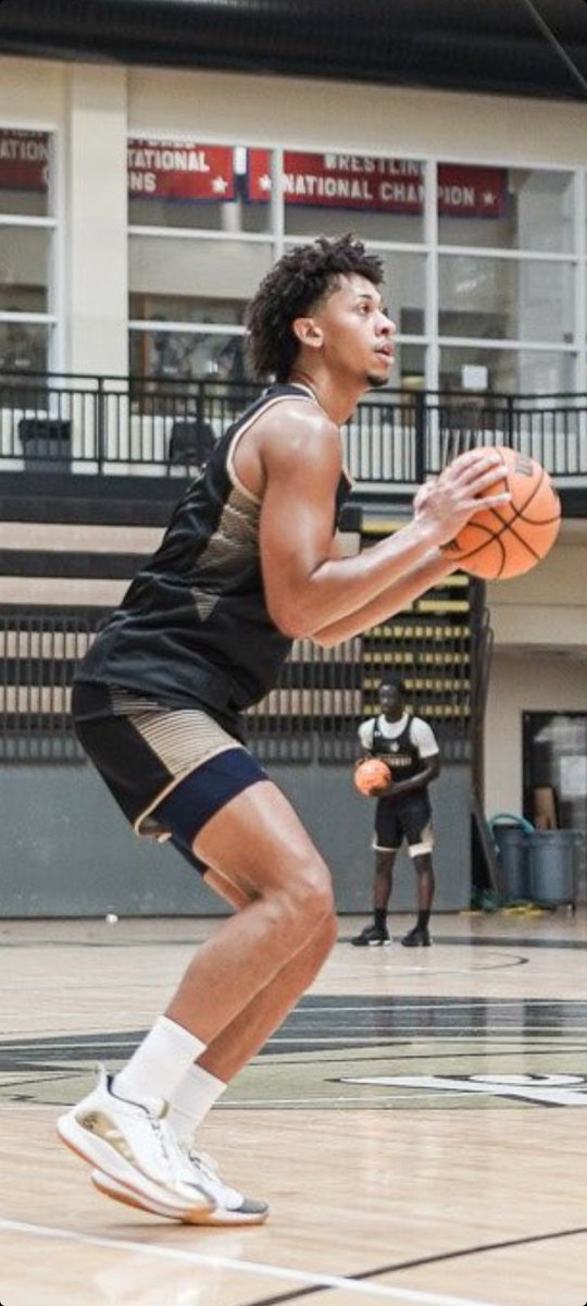 TeamSwift_1's tweet photo. Best of luck to our guys @keithL_13 @issac_herron as @LUMensBball faces @HuskerMBB and @ORUMBB tips off their season against @UTAMavsMBB tonight. - #TeamSwift https://t.co/RZJYexzcOK