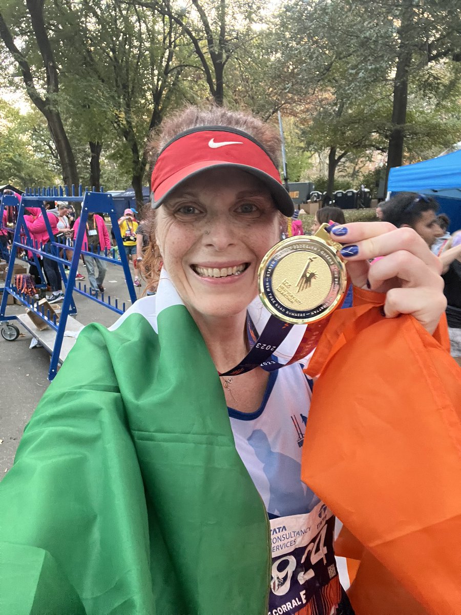 LyndaNethaway's tweet image. Medal Monday for me getting my @nycmarathon engraved. Such an incredible experience yesterday and again today at the New York City Marathon Pavilion, absolutely unforgettable! ❤️🏃‍♀️#MedalMonday #runr