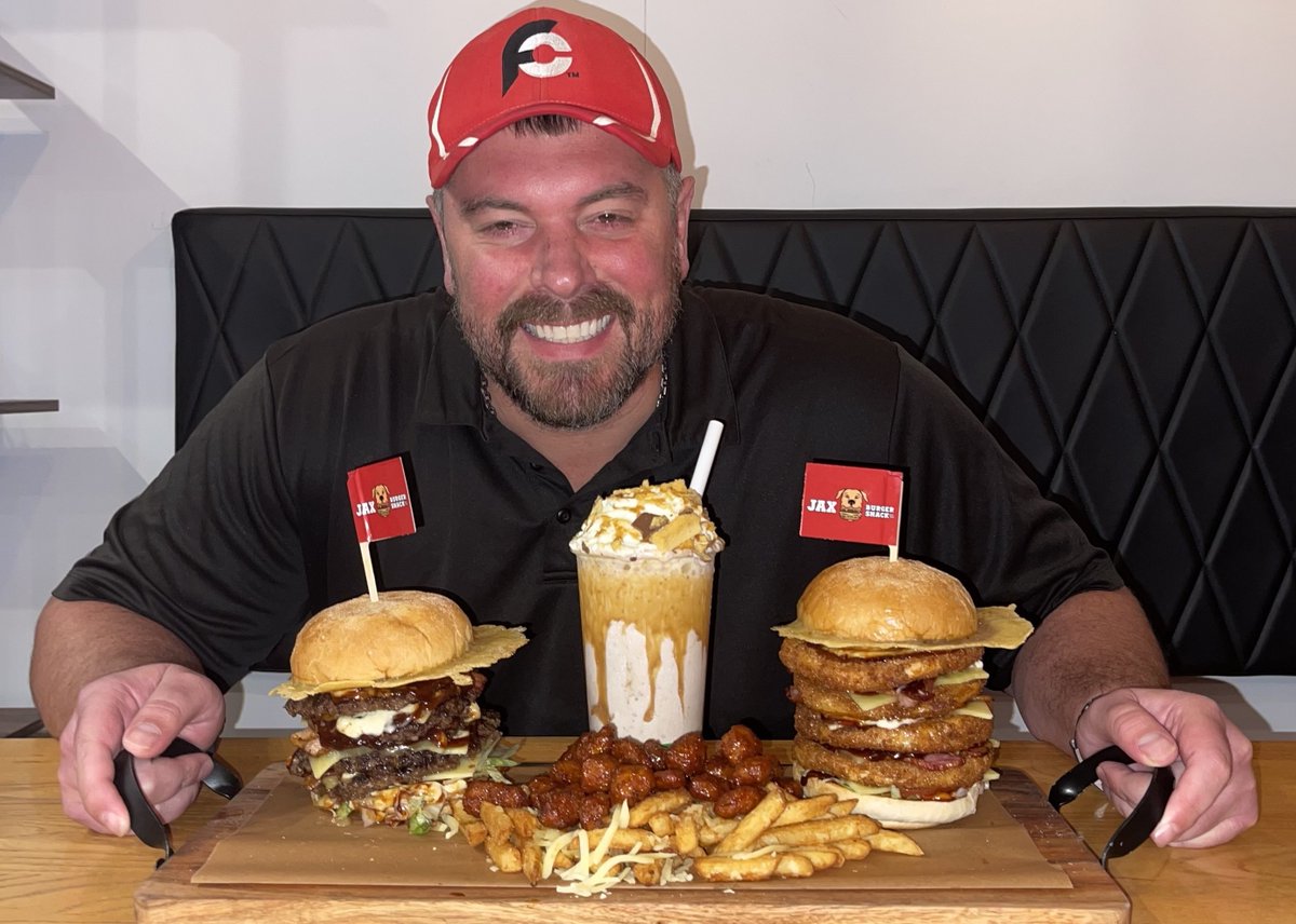 We posted another new #foodchallenge video today and it features the final #NewZealand challenge that I attempted during my 3-week tour!! The 'Jax Stax' Quadruple Beef & Chicken Burgers Challenge hosted by Jax Burger Shack!! Here is the link to watch: youtube.com/watch?v=MqQCWw…