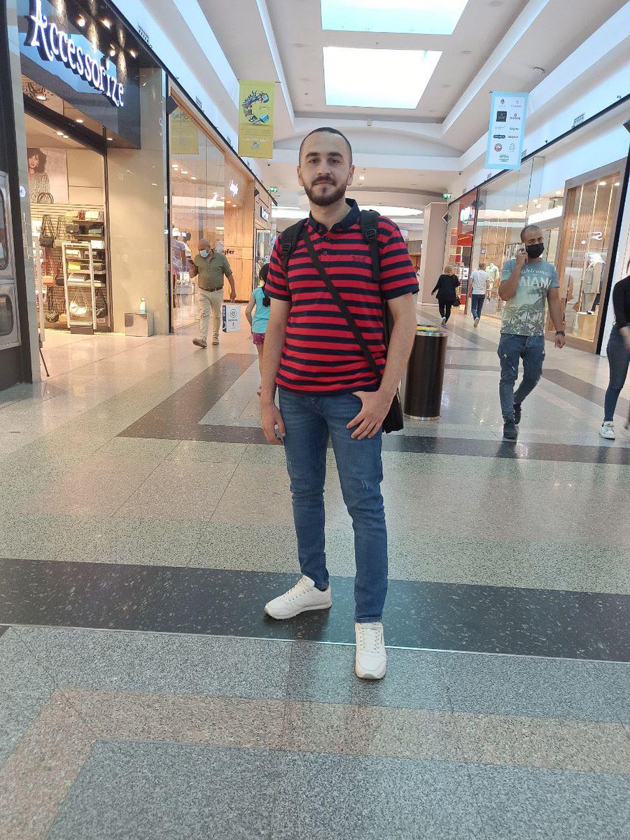 3omaryaser's tweet photo. 1⃣- This is my friend Imad Dawoud, we're friends for 10 years, He's from Gaza, He died a martyr 10 days ago by Israel missiles. In Nov. 26th he would've turned 26. He was a Mathematician, A natural genius, never failed an interview in his life, and he was an example of hard work https://t.co/QmrHupWYO7