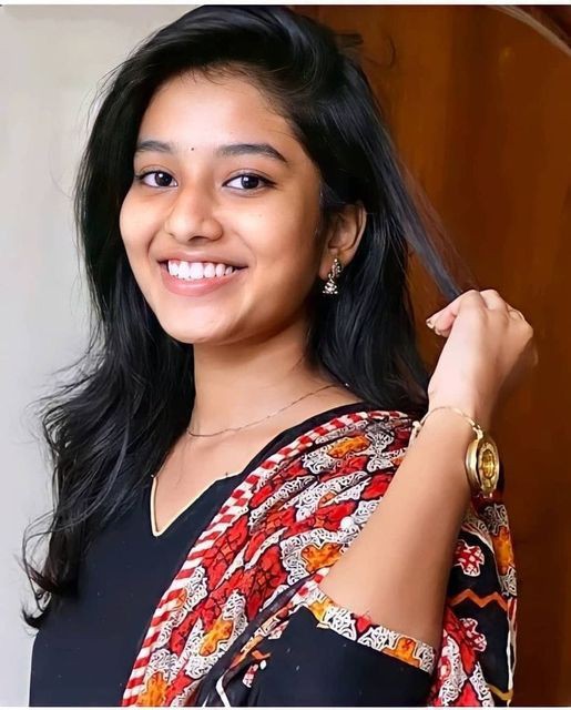 preethicutiee's tweet photo. இருக்கியா இரு 
போறியா போ
இந்த mindset
போதும் நிம்மதியா
வாழ 

#குட்_காலை 💗 https://t.co/Jk2vNvDYzu