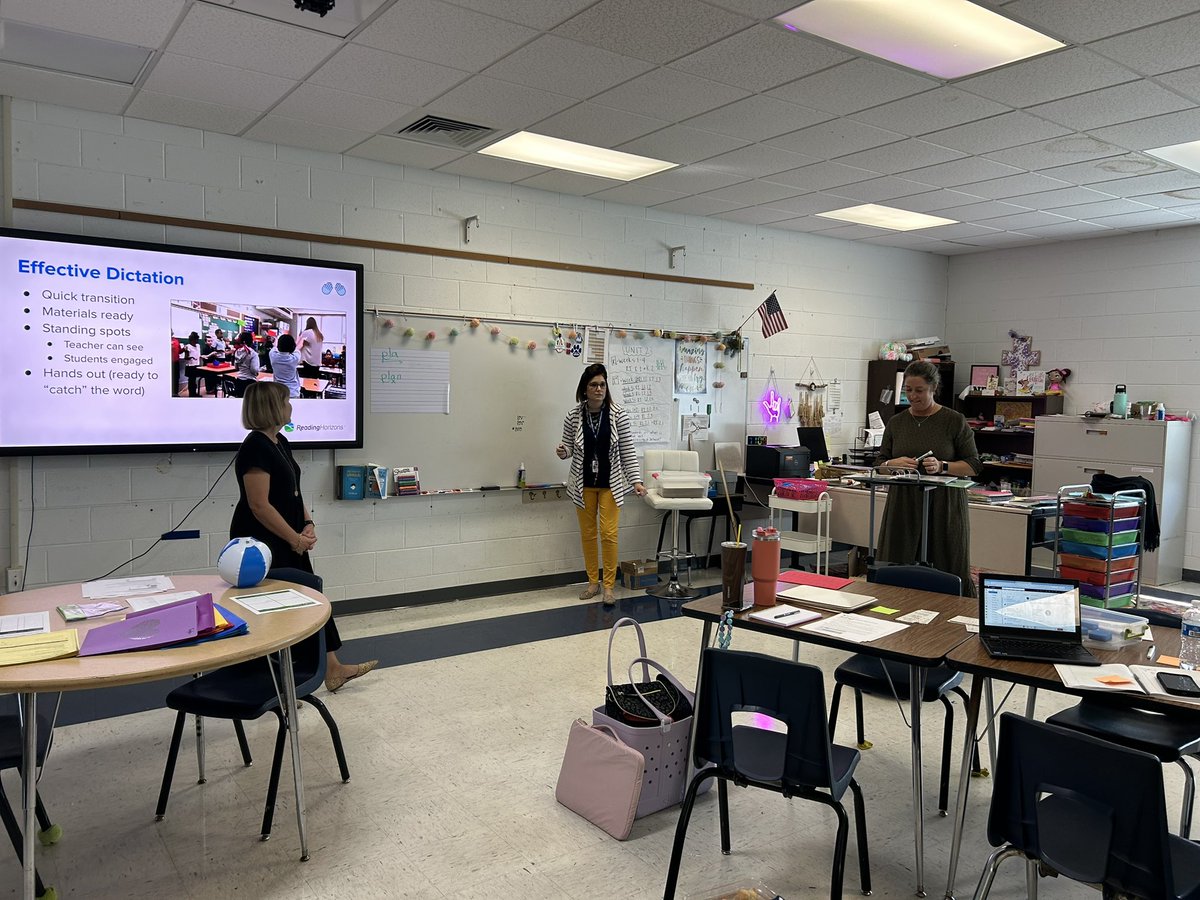 ectyson22's tweet image. I enjoy stopping in to catch @kbp0819 leading a @ReadingHorizons lesson for new teachers and part of our curriculum team. @BeaufortCoSchNC
