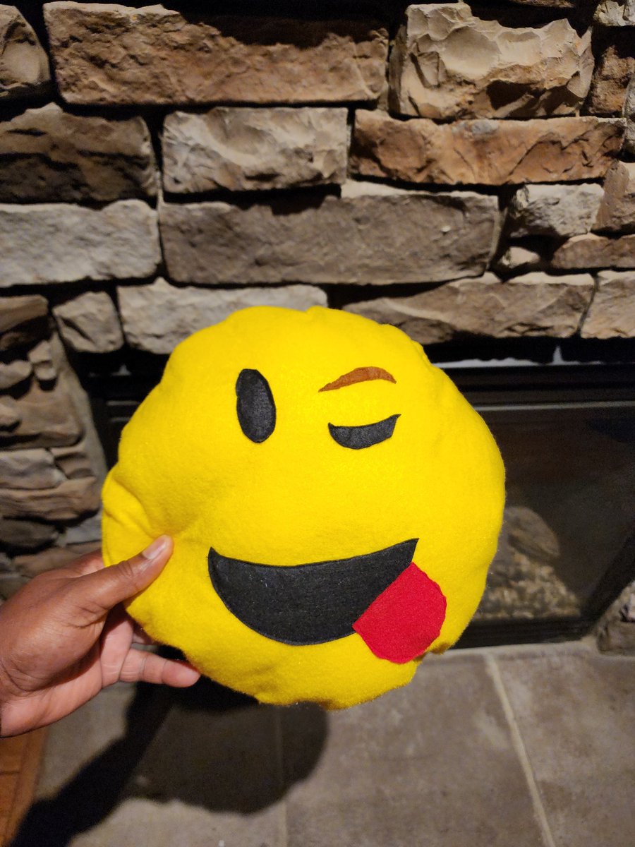 A student made me an Emoji pillow today. That was so nice of them.

#TheKidsFavorite #MakeWorkFun