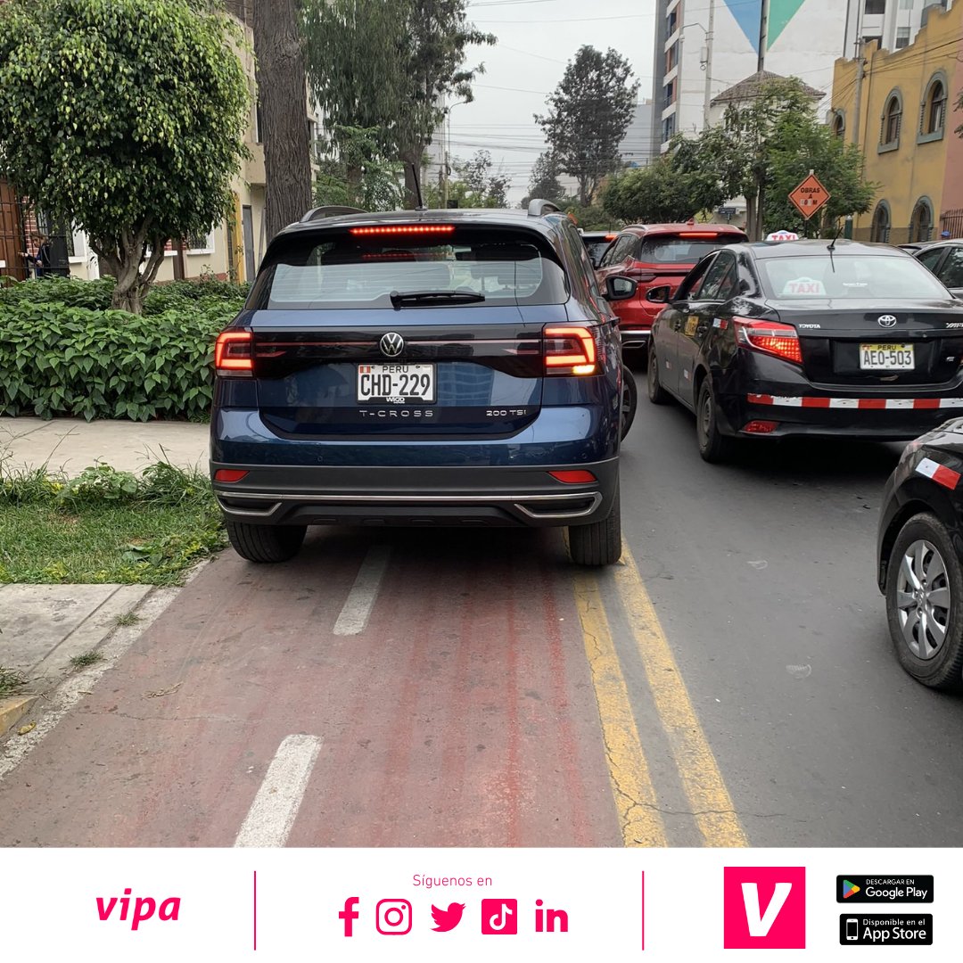 videopapeleta's tweet photo. ¿Y las ciclovías?

Nuestros #Viperos nos mandaron estos casos. Los ciclistas necesitan vías seguras para desplazarse, pero cada vez más conductores invaden las ciclovías, poniendo en riesgo a quienes las utilizan. ¿Cuál crees que sería la solución ideal para este problema? https://t.co/aYpfAFc8T1